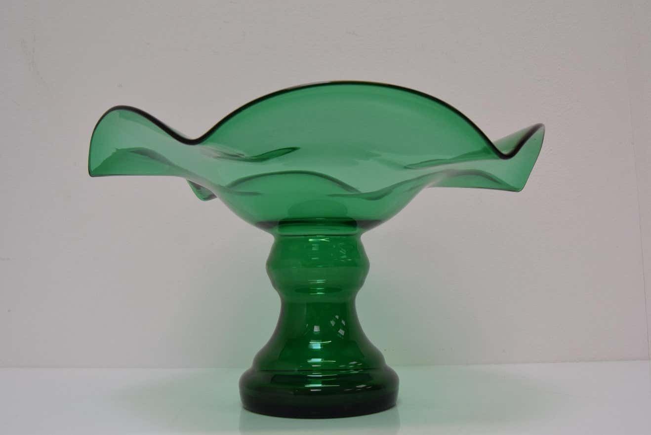 Pair Of Art Glass Bowls, By Glasswork Novy Bor, 1930's. photo vintage