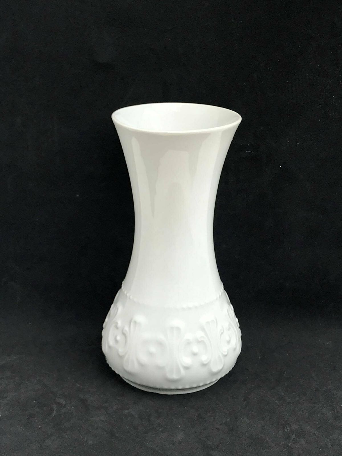 Witte Vaas Van Porselein, Op Art, Kpm Royal Bavaria, Jaren 1960, Mid Century, Glanzend Porselein, Minimalistisch Ontwerp photo Woonaccessoires