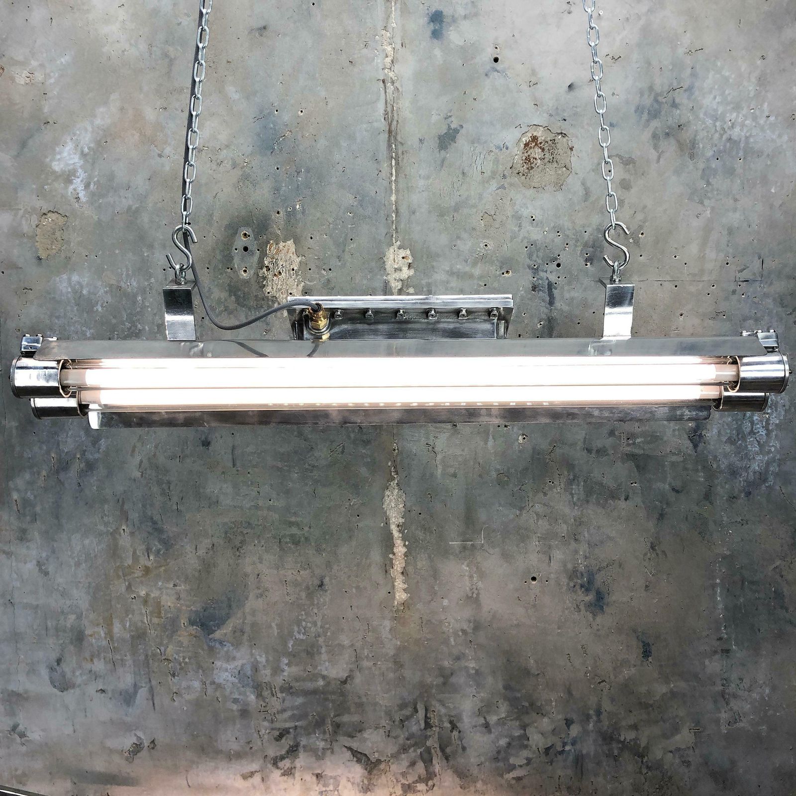 1970s American Crouse Hinds / Pauluhn Cast Aluminium Flameproof Tube Light photo for sale