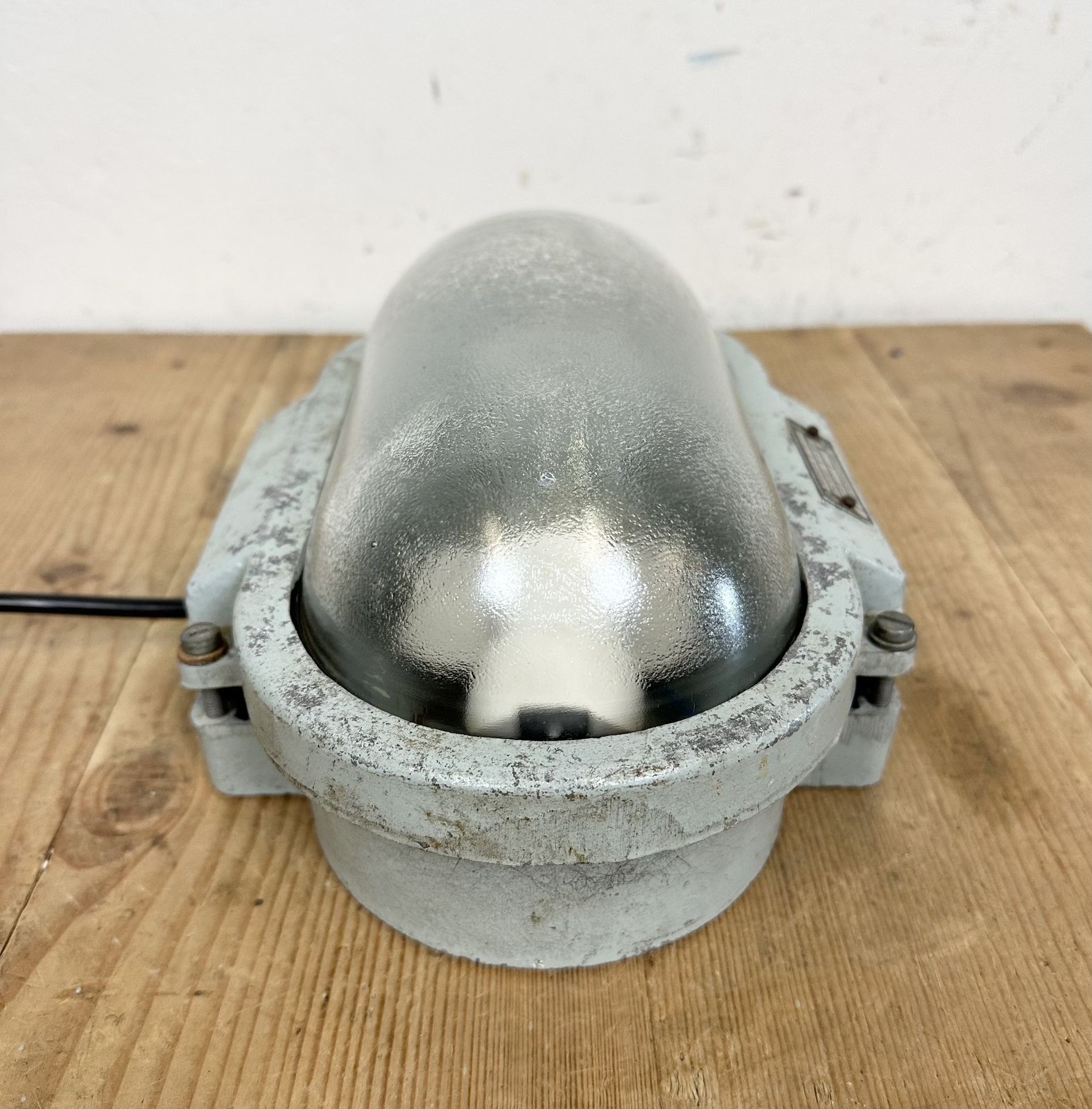 Lighting Industrial Cast Aluminium Wall Light With Frosted Glass From Elektrosvit, 1970s, 7x photo