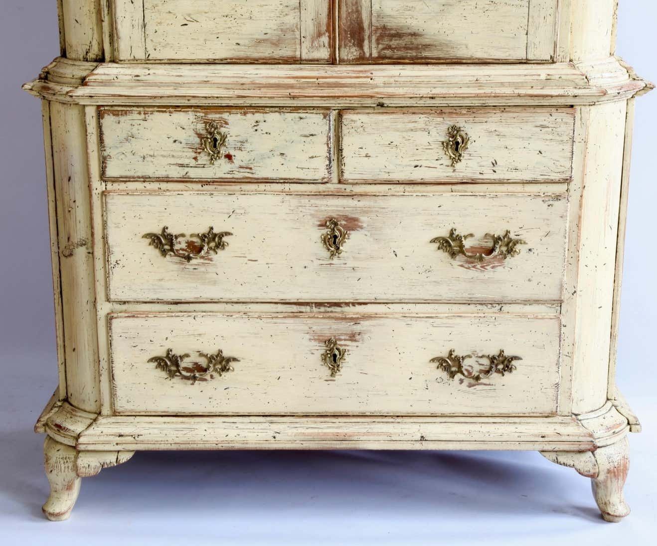 18th Century Gustavian Yellow Swedish Display Cabinet photo furniture