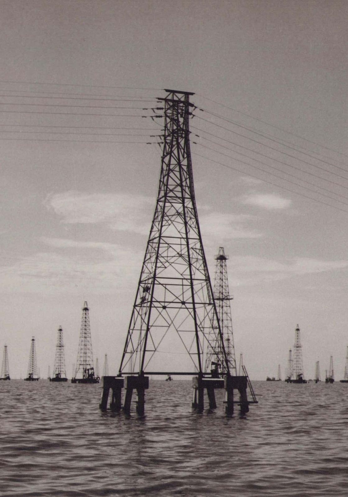 Hanna Seidel Venezuela, Oil, Sea, Black And White Photography, 1960s photo furniture