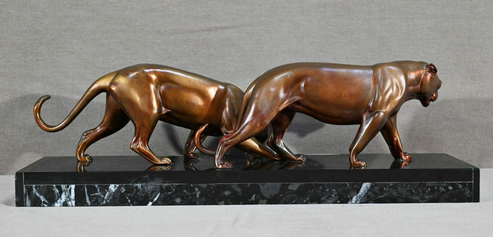photo buy Group Of Lionesses In Spelter, Art Deco – 1940