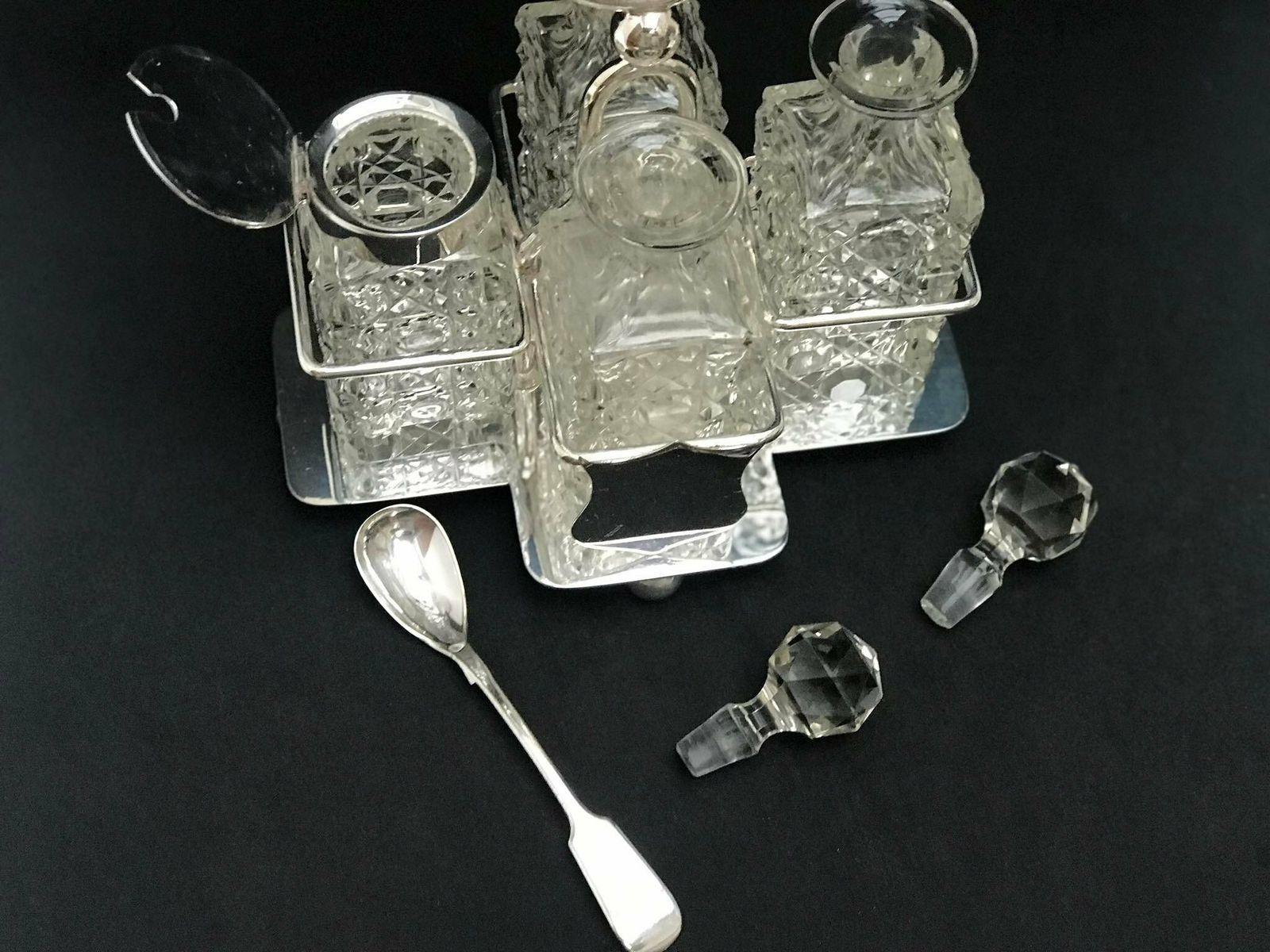 Condiment Cruet Holder Caddy Spice Set Victorian Silver Plated Glass Antique English Tableware Oil Mustard Vinager Luxury Wedding Gift photo vinterior