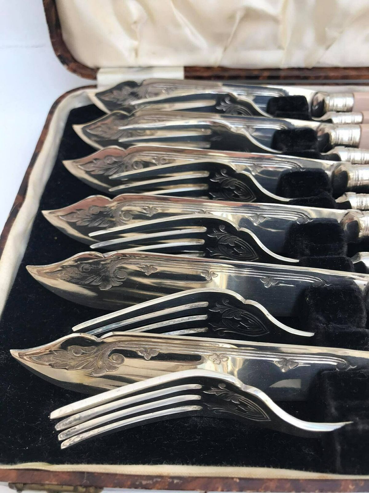 Seafood Fish Flatware Forks 12 Boxed Seafood Cutlery Silver Plated Bands, Stainless Steel And Ivorine Table Holiday Dinner Wedding Gift photo for sale