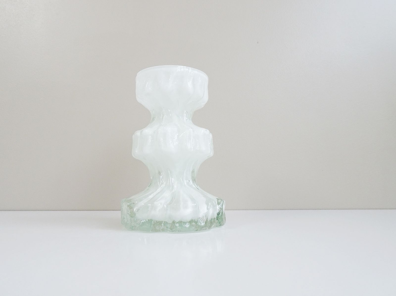 White Ingrid Glass Vase By Glashütte Kurt Wokan   70s Glass Decoration photo vintage