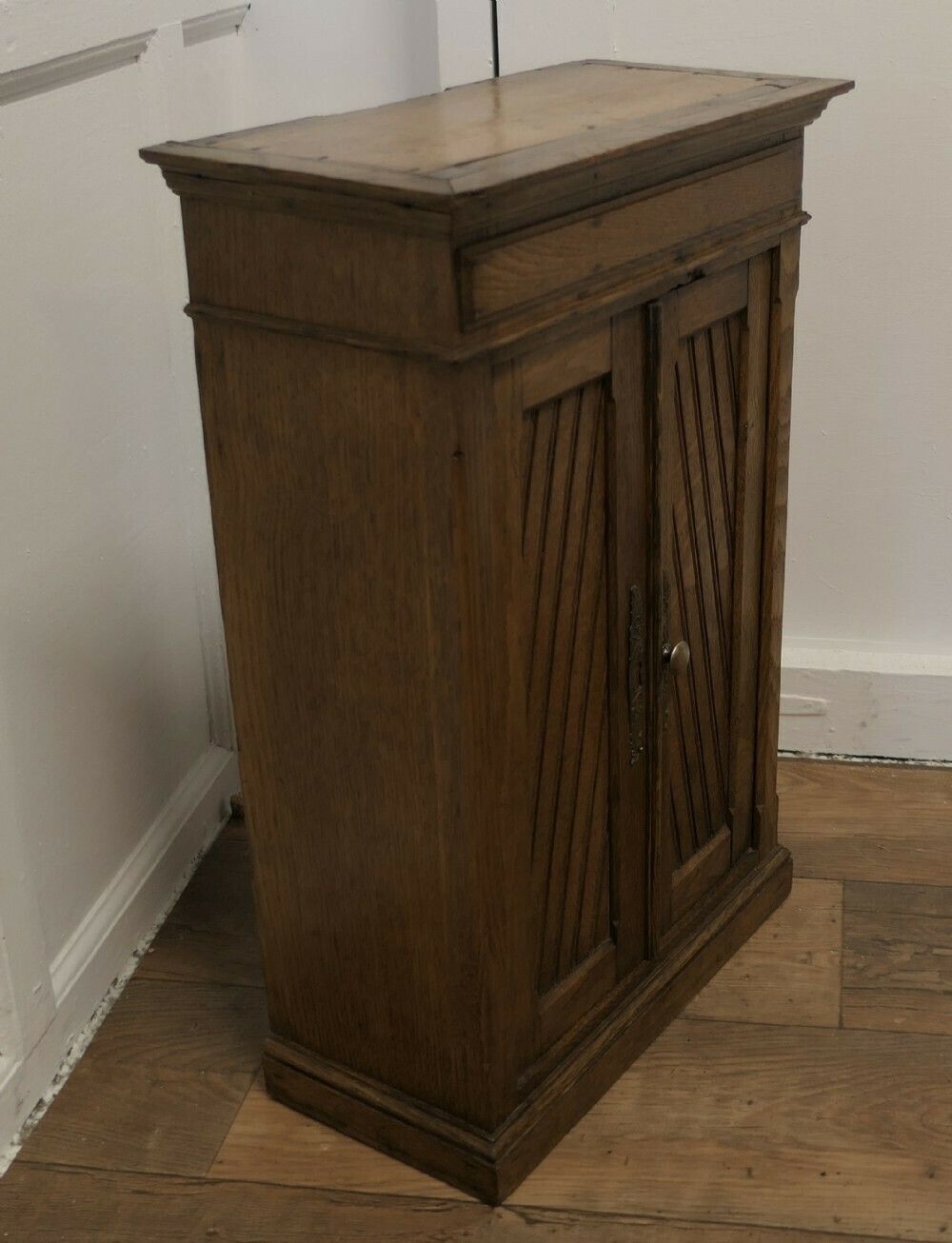 Small Oak 2 Door Cupboard photo for sale