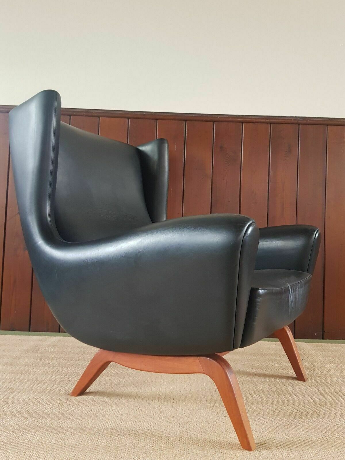 Rare 1950 Illum Wikkelso Leather Wingback Chair ''Model 110'' Teak Mid Century photo vinterior