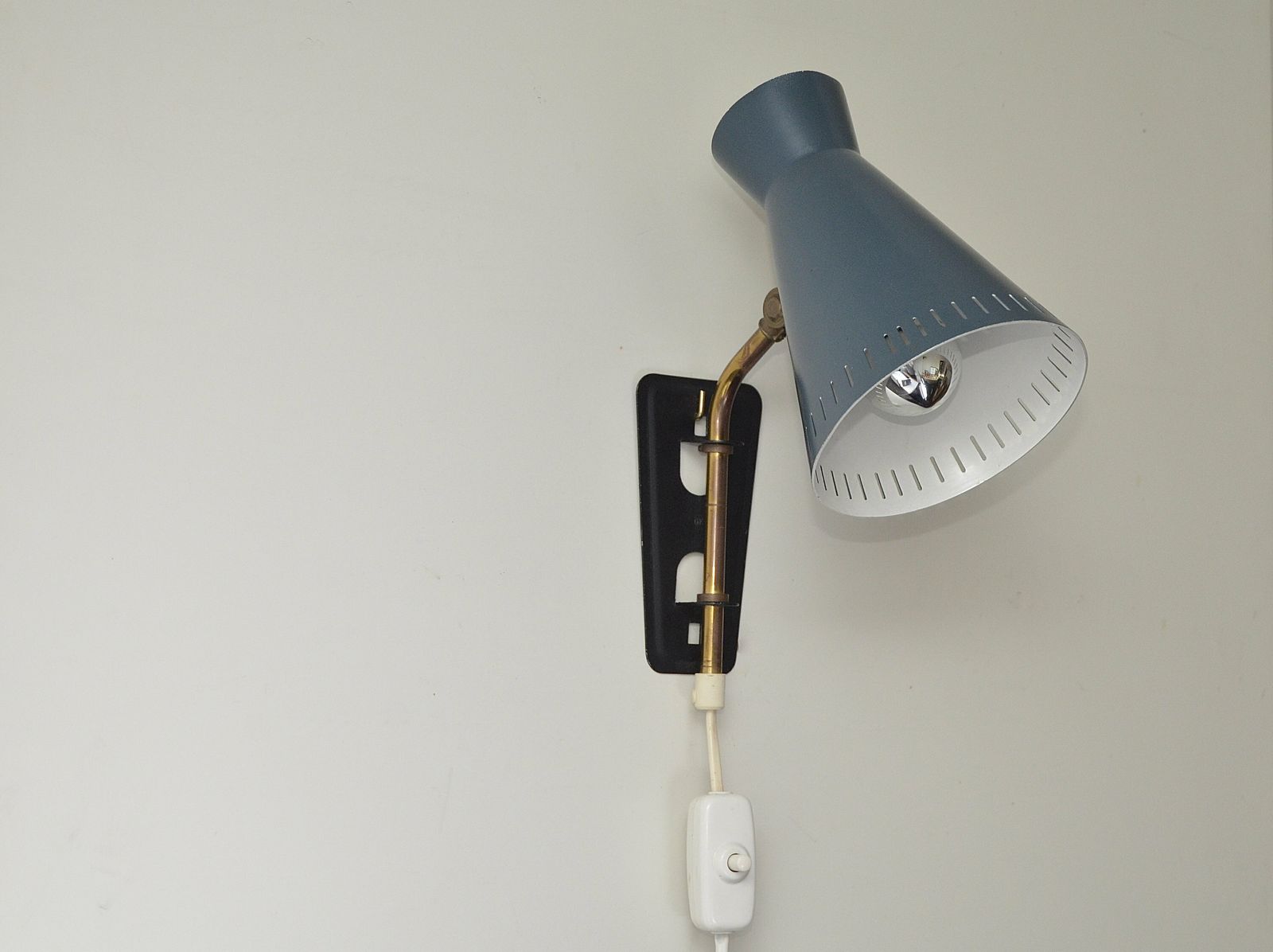 photo furniture Vintage Scandinavian Modernist Diabolo Metal Wall Lamp By Gnosjö Konstsmide, Sweden 1960s