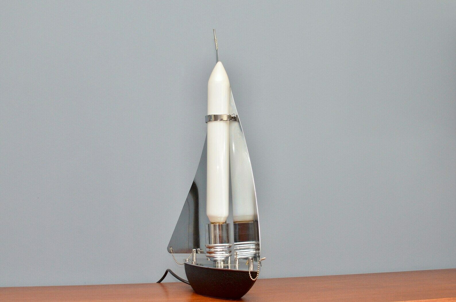 Very Rare Art Deco Style Chromed Sailing Boat Table Lamp 1970s photo vinterior