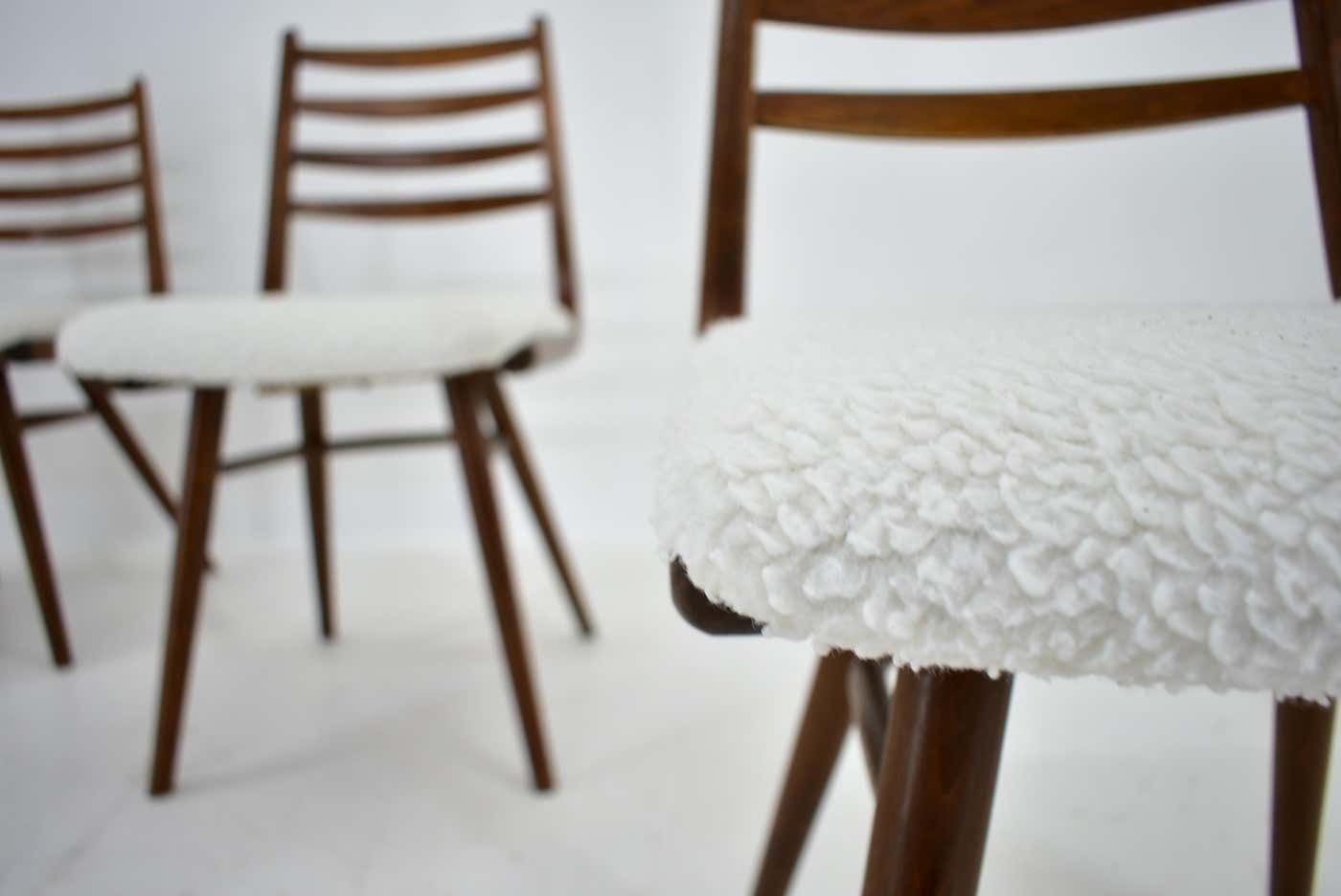 photo vinterior 1960s Set Of Four Dining Bentwood Chairs By Ton, Czechoslovakia