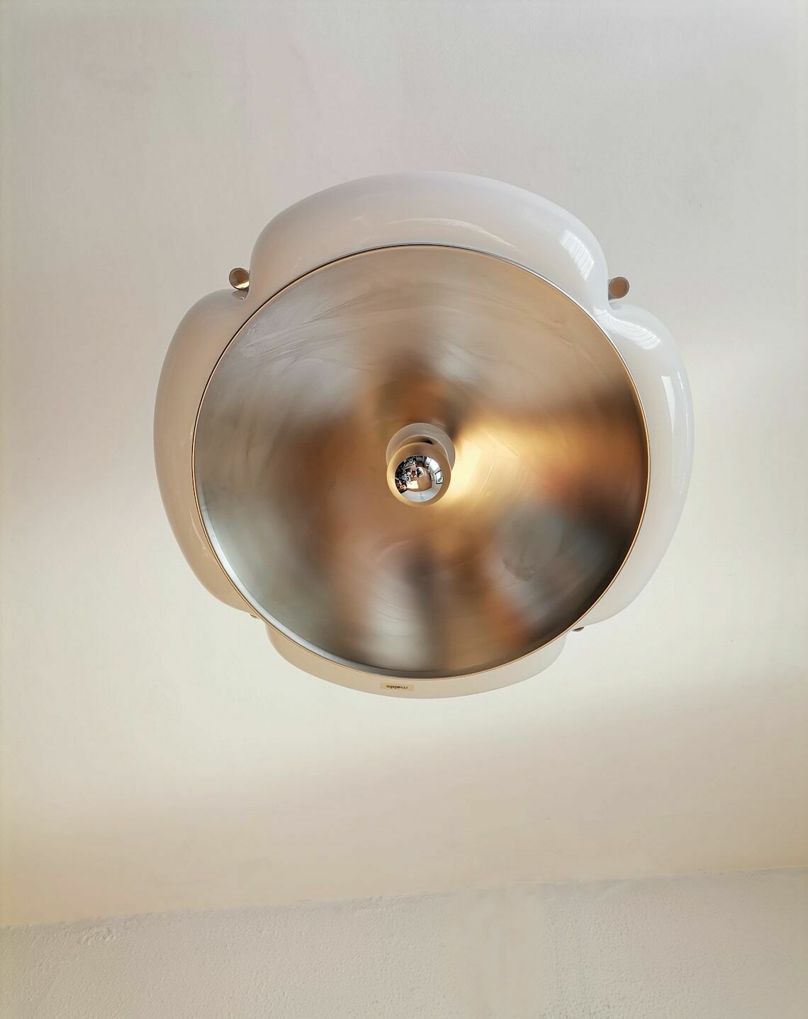 White Quadrifoglio Pendant Light / Harvey Guzzini Design / 1960s 1970s Italy / Space Age Lamp photo for sale
