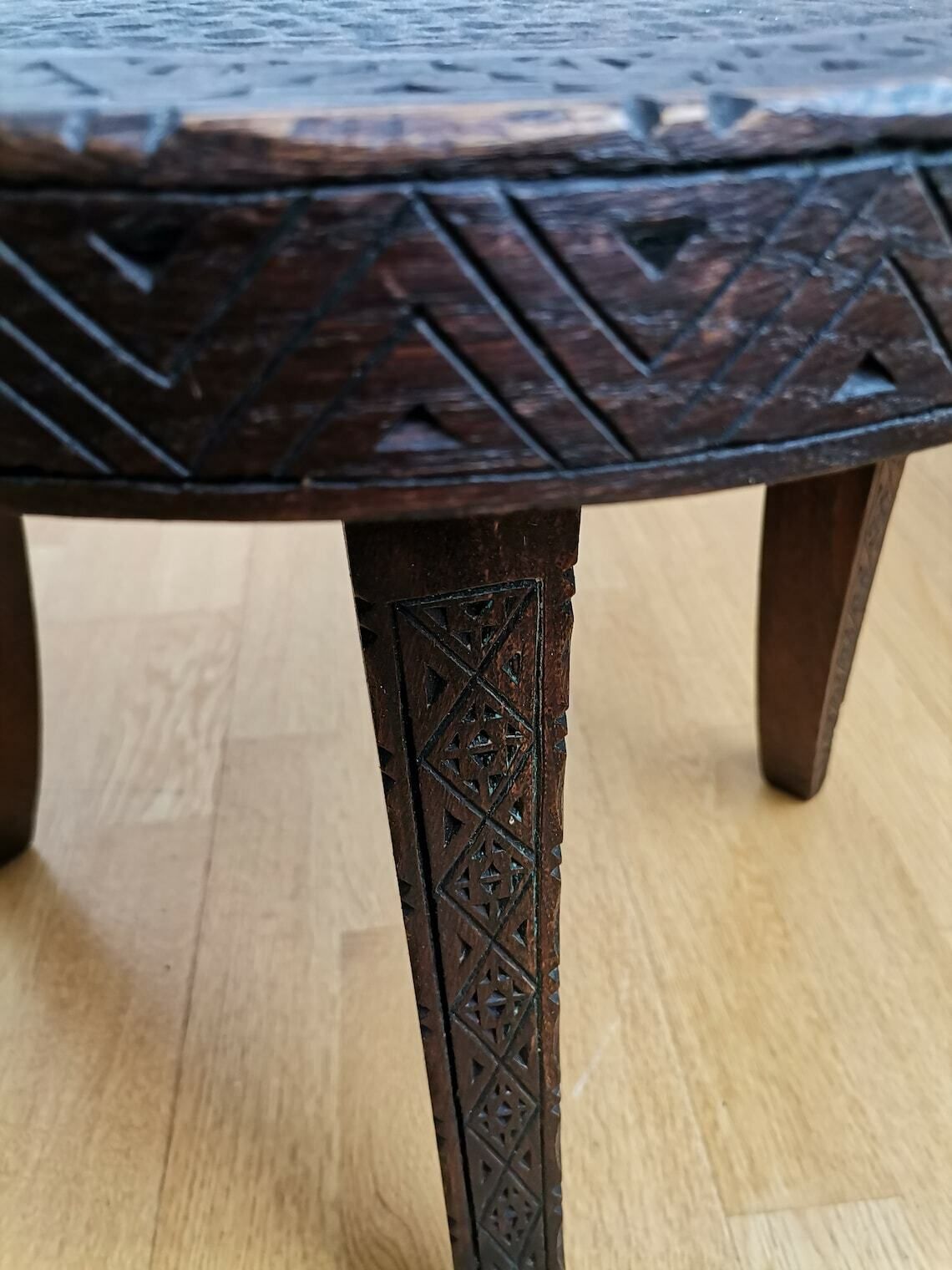 Italian Tripod Stool Attributed To Ettore Zaccari / Mid Century Modern Italy / Hand Carved / 50s Wooden Low Stool photo vinterior