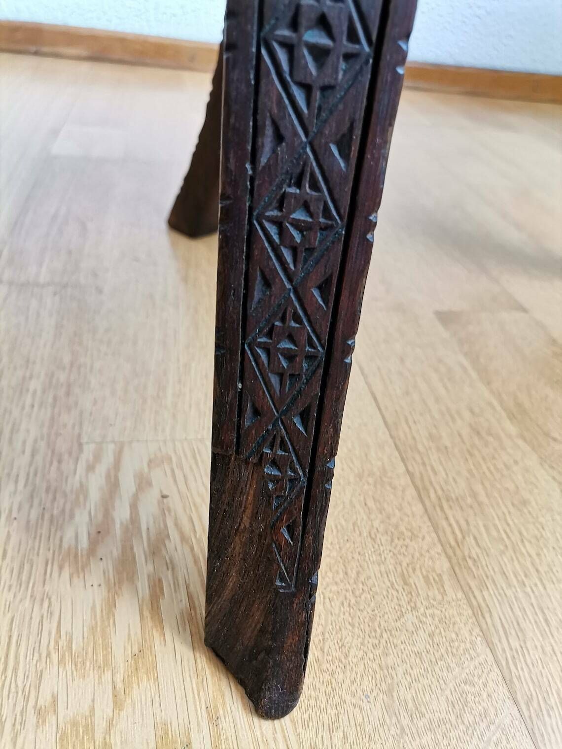 Italian Tripod Stool Attributed To Ettore Zaccari / Mid Century Modern Italy / Hand Carved / 50s Wooden Low Stool photo vintage