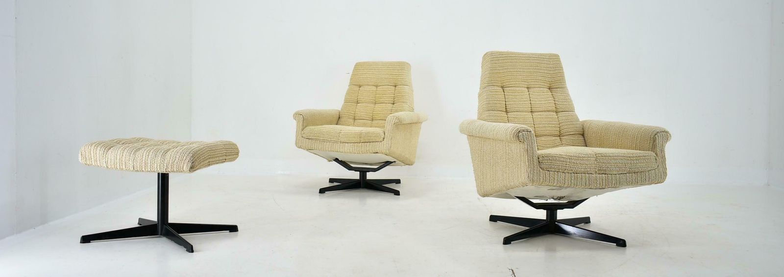 Pair Of Armchairs, Tabouret By Morávek A Munzar , 1968s photo vinterior