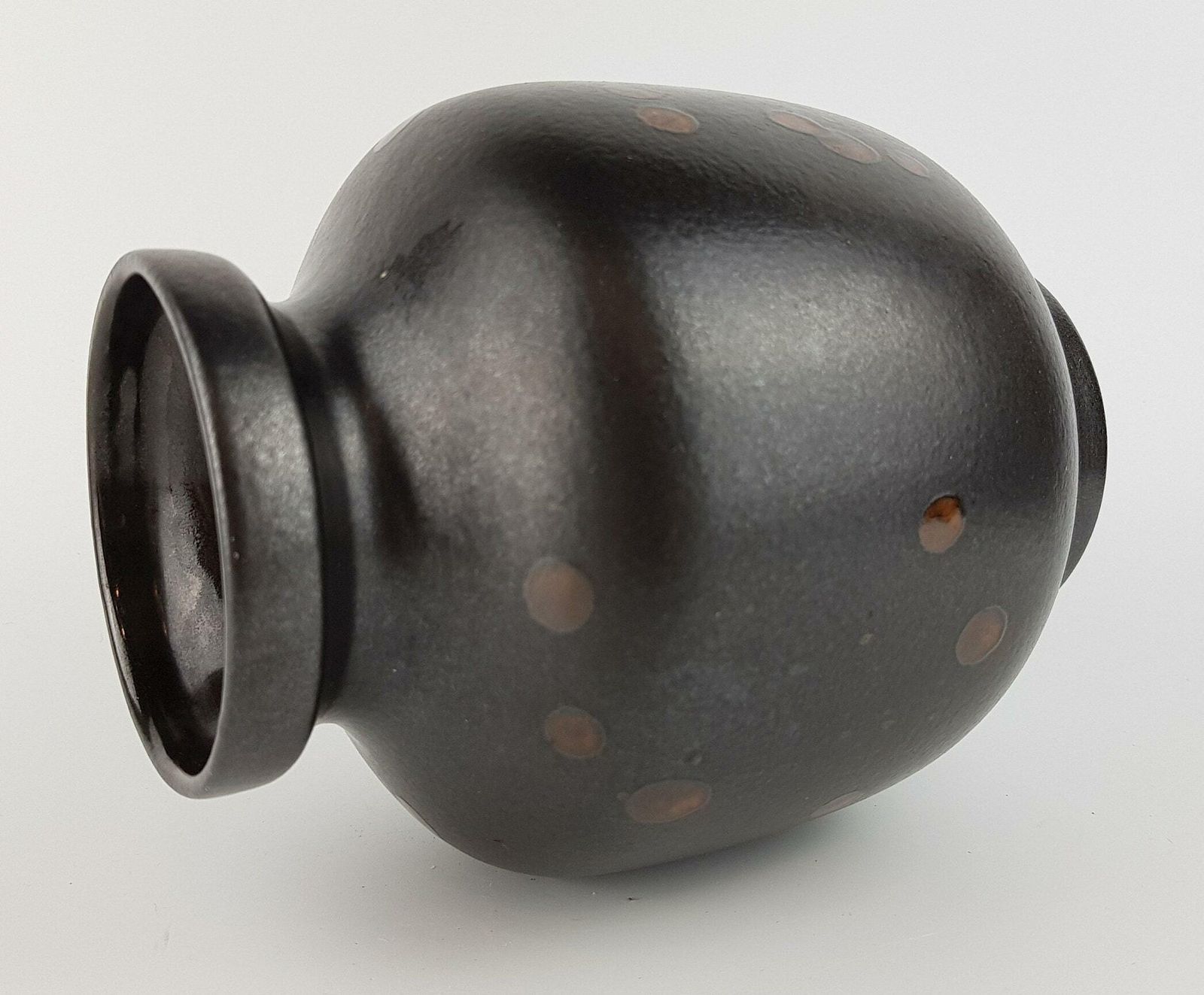 Vintage Karlsruher Majolika Vaas 9001 Van Friedegart Glatzle, West German Pottery, 1978 photo Woonaccessoires
