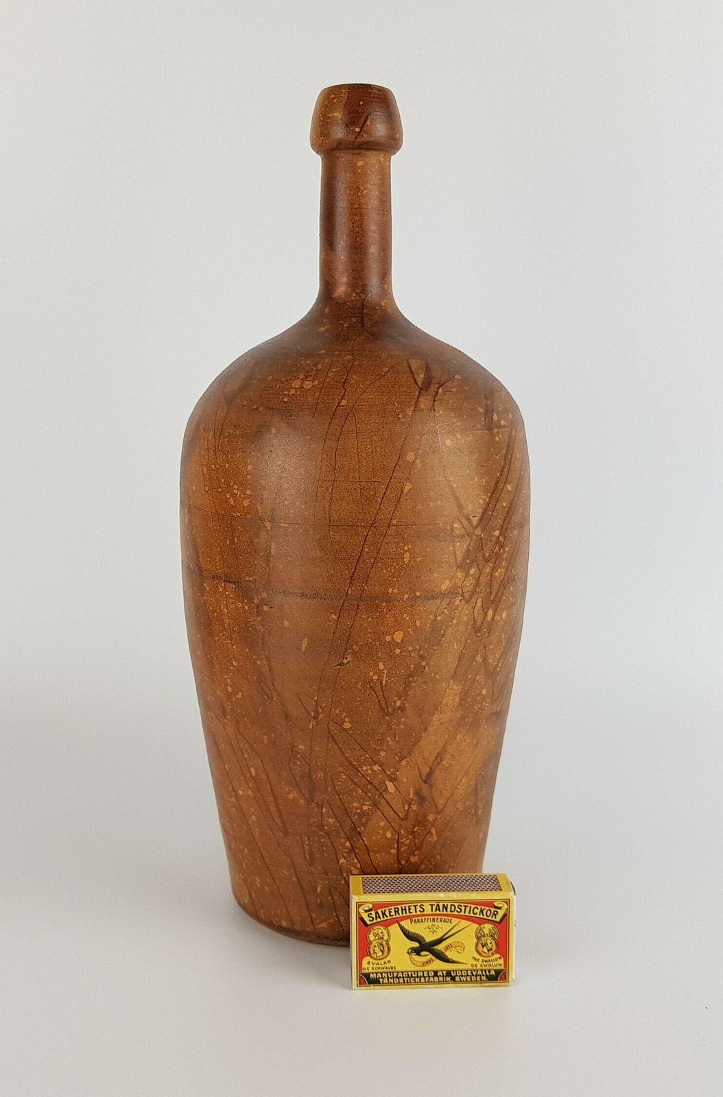 Vintage Gerhard Liebenthron Studio Art Pottery Bruine Vaas Met Lange Hals, West Duitsland, Jaren 1960 photo furniture