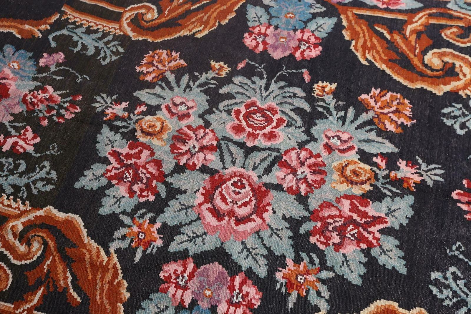 Handmade Kilim Rug Traditional Floral Carpet Livingroom Moldavian Kelim Brown photo furniture