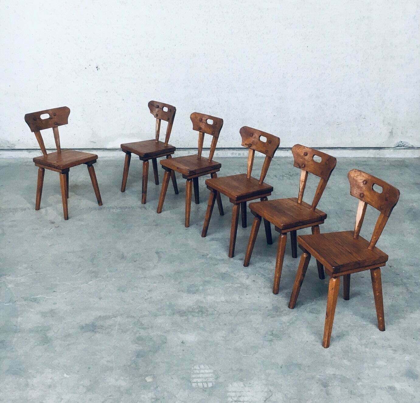 Handgemaakt Volkskunst Rustiek Eiken Eetkamerstoelen Set, Frankrijk, Ca. Jaren 1940 photo Meubels