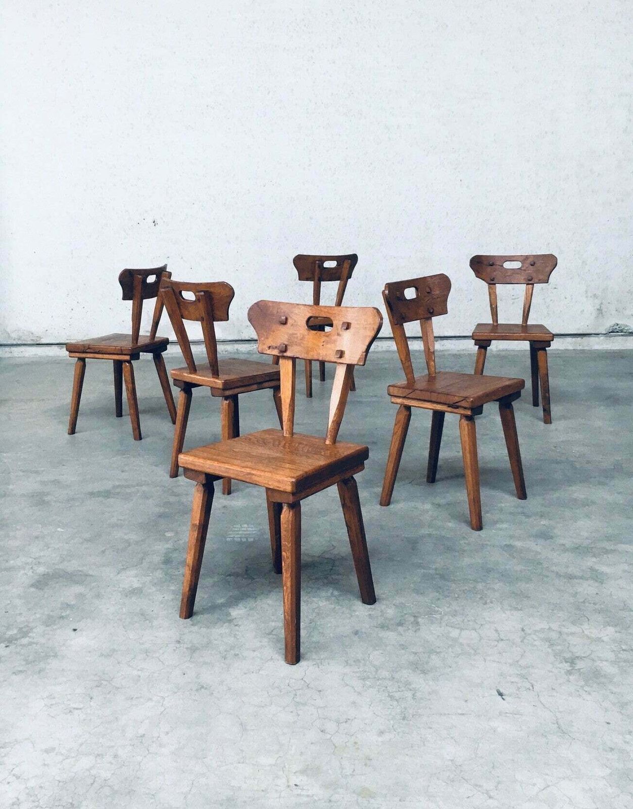 photo vinterior Handgemaakt Volkskunst Rustiek Eiken Eetkamerstoelen Set, Frankrijk, Ca. Jaren 1940