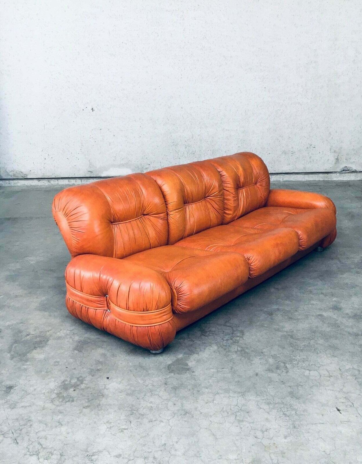 photo furniture Italiaans Design Leren 3 Zitsbank, Mid Century Modern, Jaren 1970