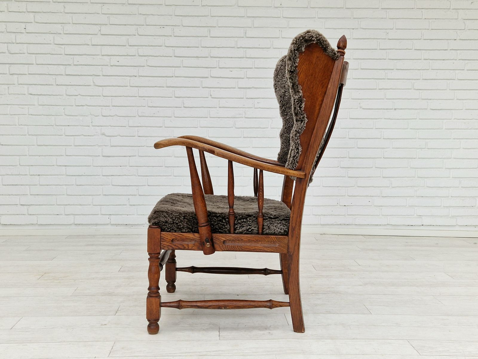 Ca. Jaren 1960, Deens Design, Nagezien En Opgeknapt, Opnieuw Bekleed Hoge Fauteuil Met Oorvleugels, Schapenvacht, Eikenhout. photo for sale