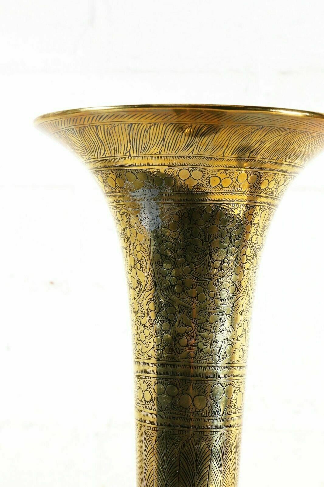 photo vintage Antique Indian Brass Vases Mixed Set Of 4 Bronze Patina Bells