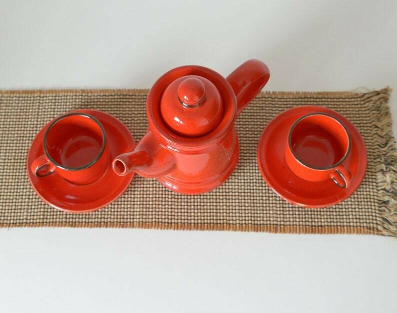 Vintage Teapot And Tea Cups / Retro Pottery From 70's / Mid Century Red Ceramic Dinnerware Set photo vinterior