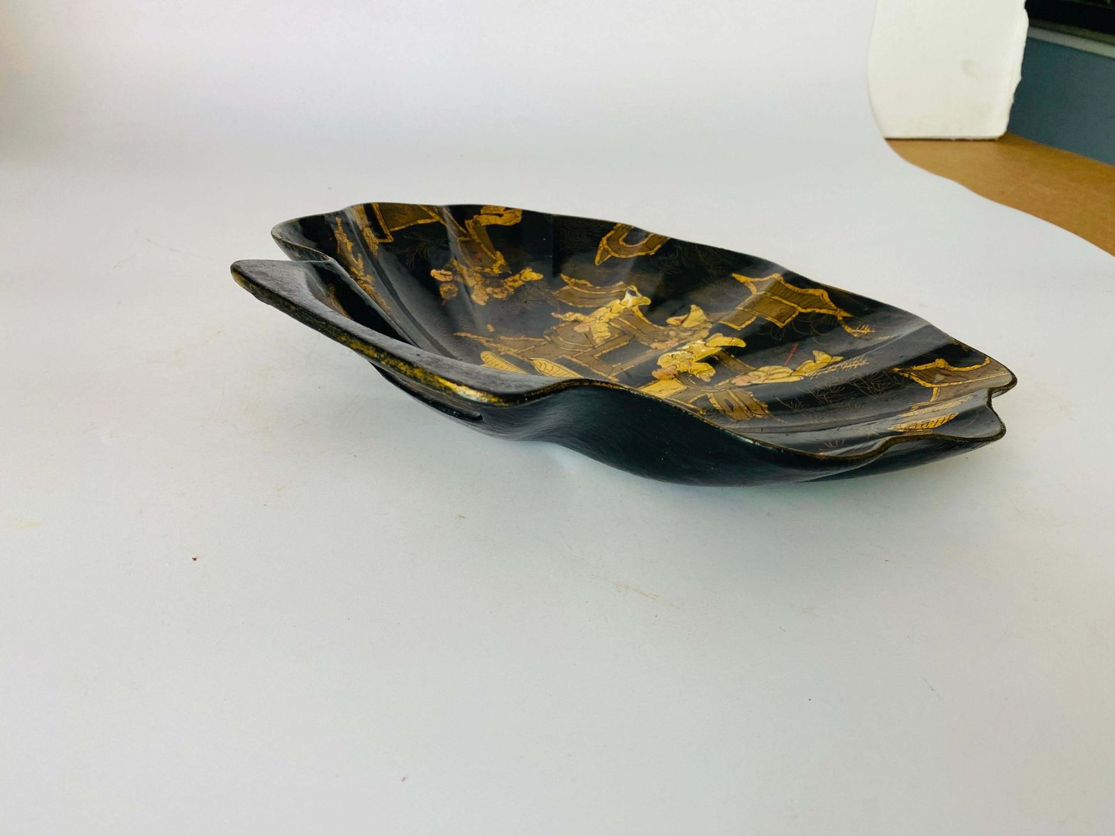 photo furniture Napoleon III Bow Vide Poche, Chinese Characters, Gold Colour France 19th