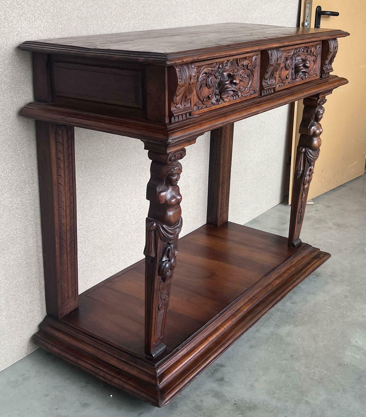 Console sculptée de style Renaissance, plateau en marbre beige, XIXe siècle photo for sale