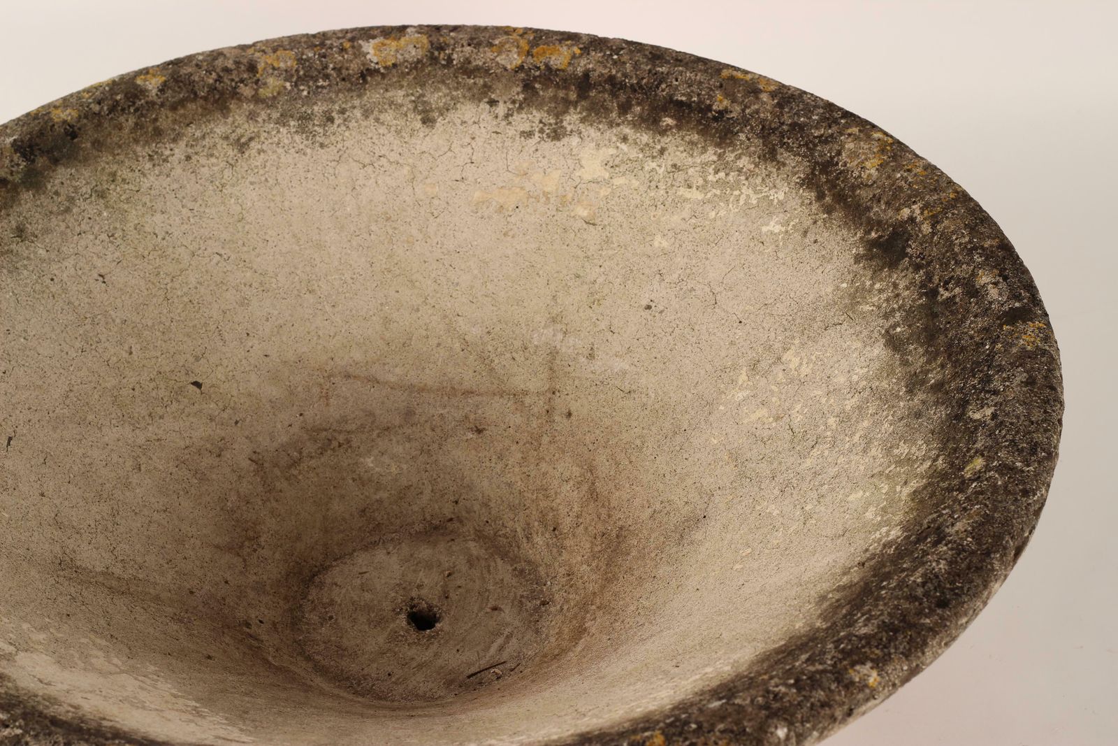 photo vintage Willy Guhl Inspired Concrete Planter In Cone Shape Made In England, 1960’s