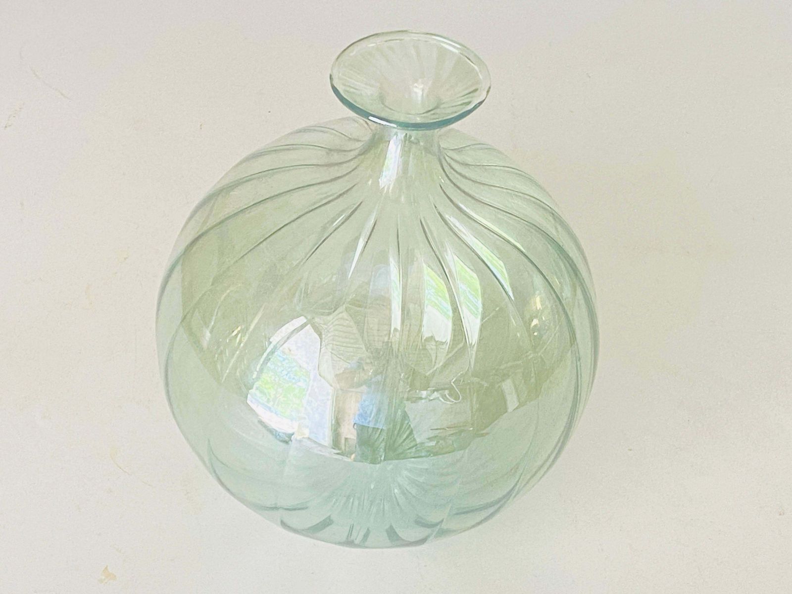 photo furniture Vetro Soffiato Glass Vase For Venini Murano, Circa 1970 Green Colour Very Light