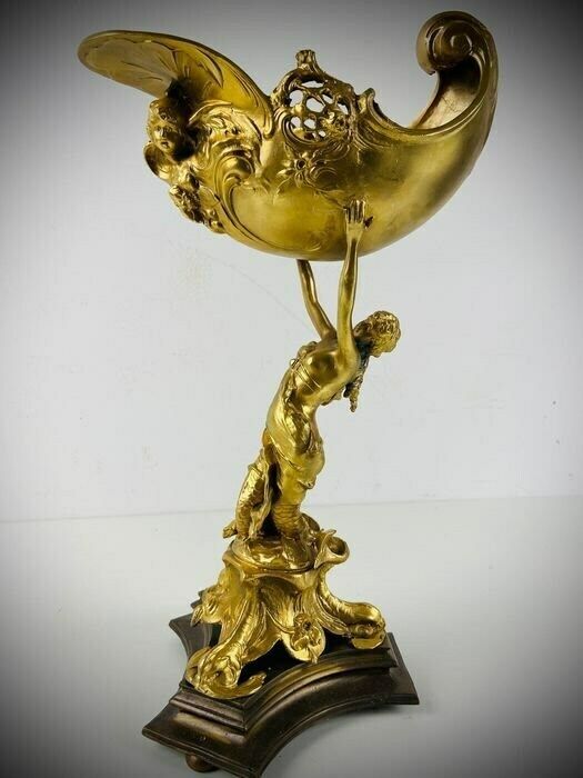 French Lady Shell Comport In Gilded Bronze   Rococo Style   Bronze, Gilded   Second Half Of The 19th Century