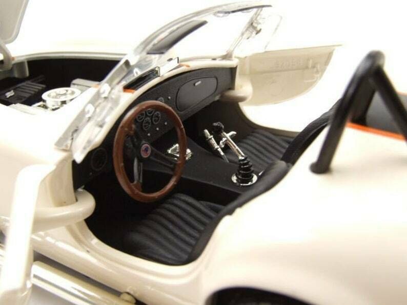 Shelby Cobra 427 S/C 1964 Cream Black Model Car 1:18 Lucky Die Cast photo vinterior