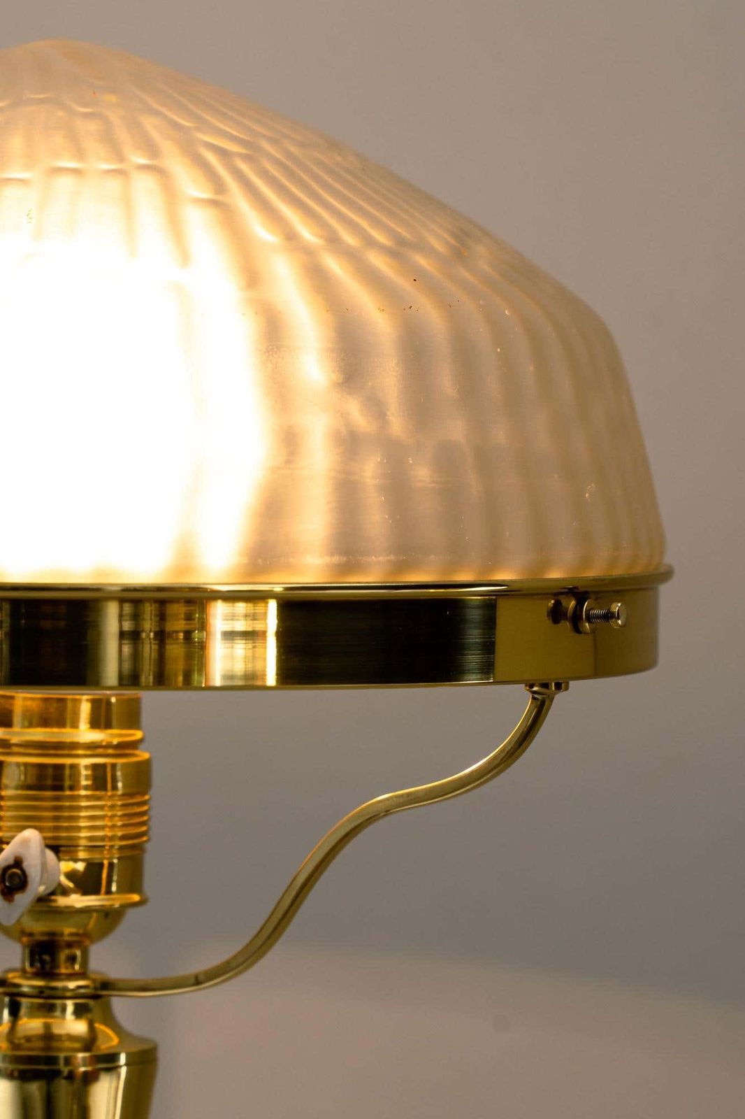 photo vintage Art Deco Table Lamp With Original Glass Shade Around 1920s