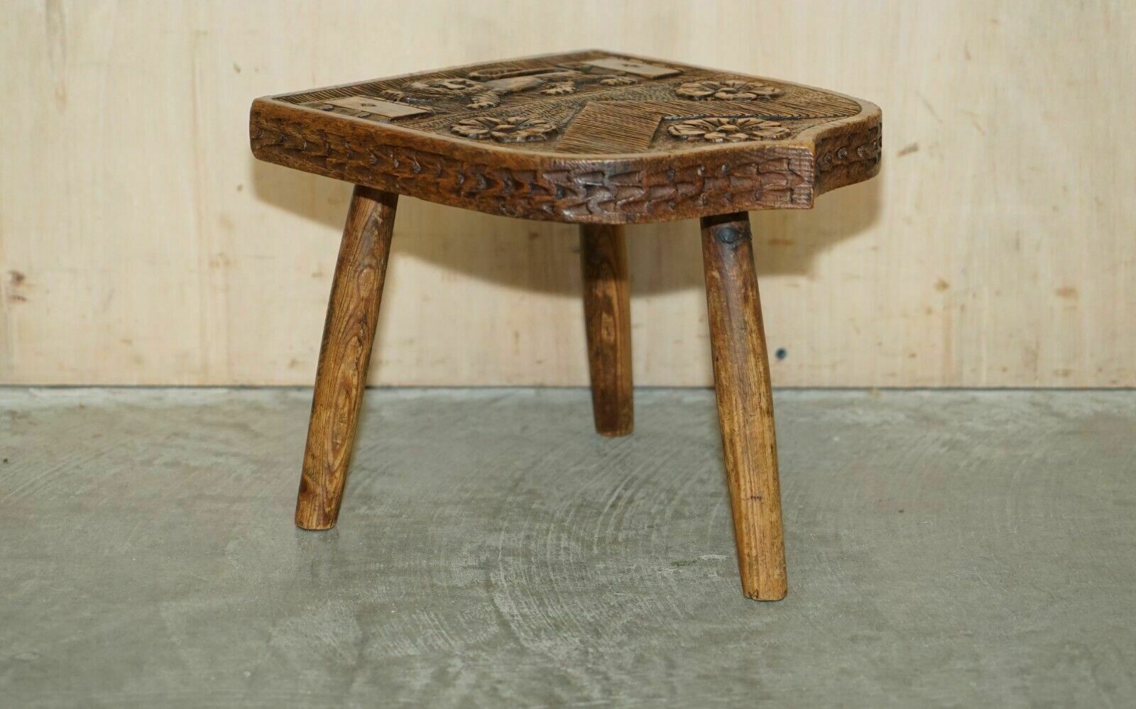 Antique 1575 Trinity College Cambridge Coat Of Arms Armorial Crest Side Table photo for sale
