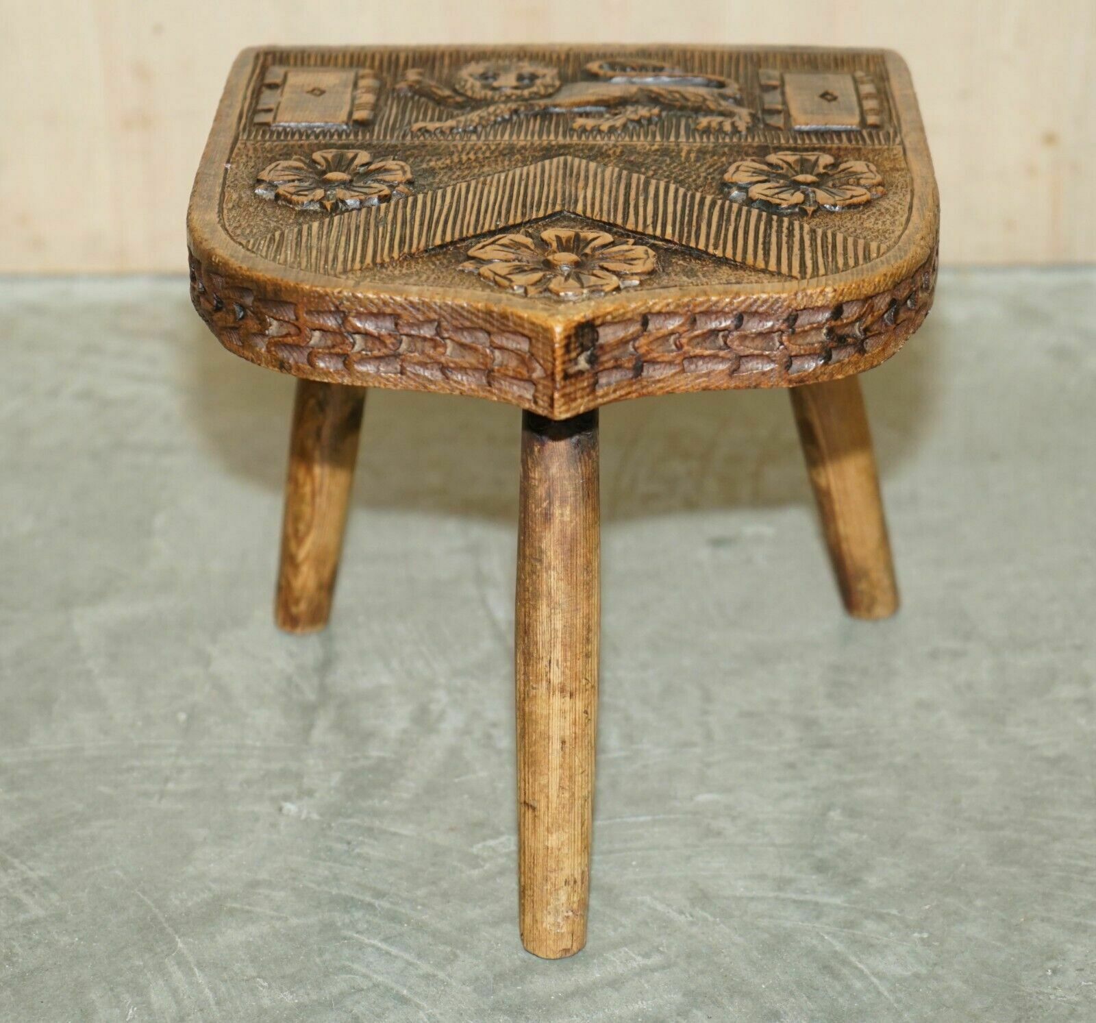 Antique 1575 Trinity College Cambridge Coat Of Arms Armorial Crest Side Table photo Furniture