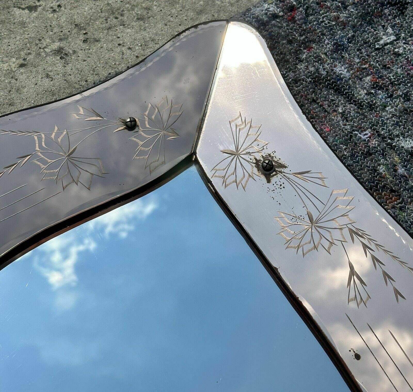 Lovely Antique 1930's Art Deco Peach Glass Bevelled Venetian Flower Petal Mirror photo vinterior