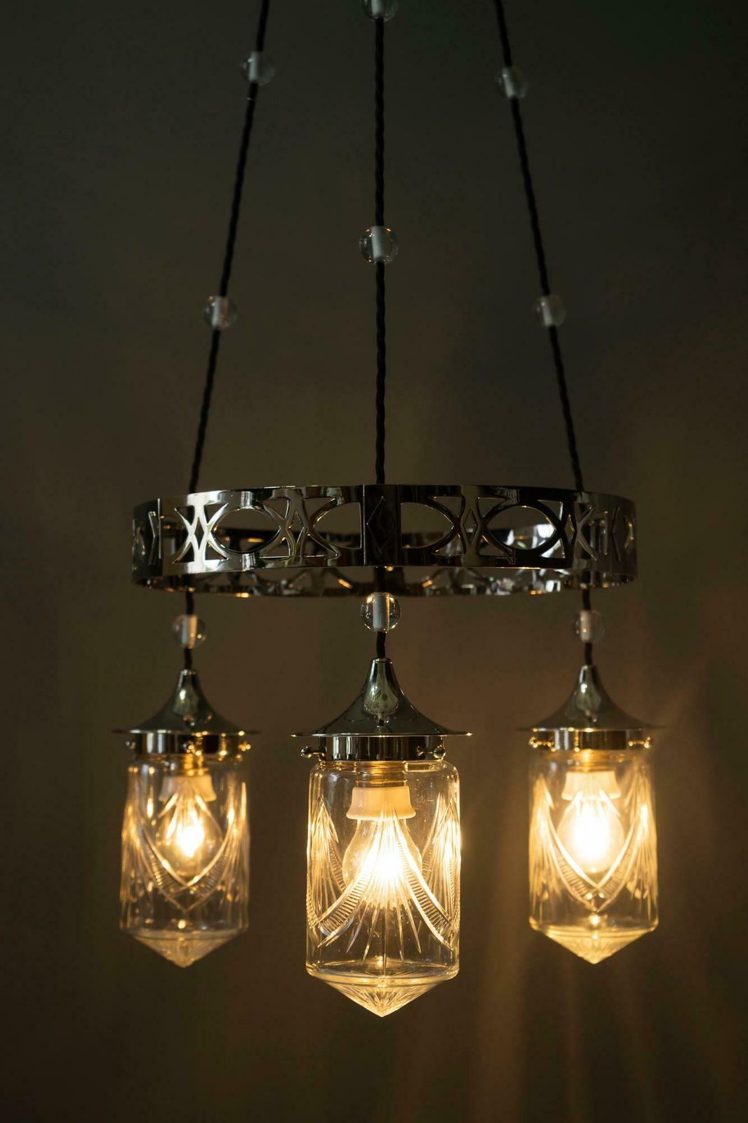 photo vintage Nickel Plated Art Deco Chandelier With Original Cut Glasses, Circa 1920s