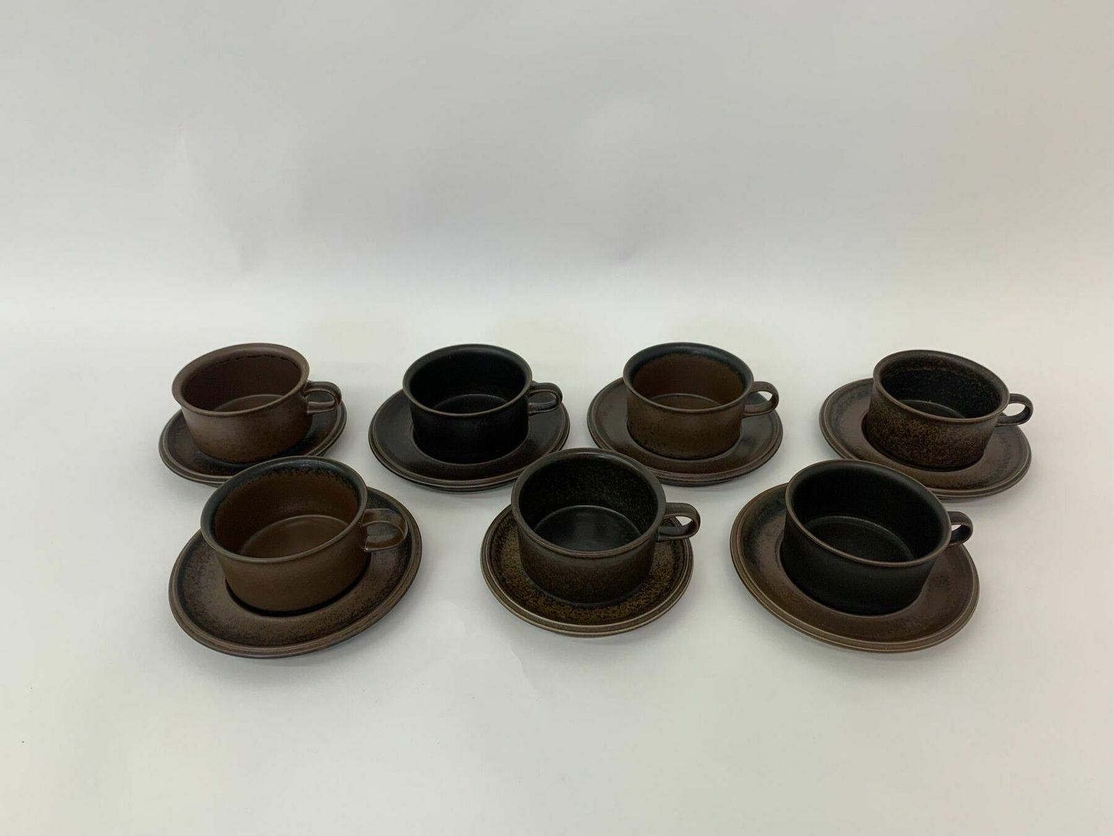 Set Van 7 Kopjes, Ulla Procope Voor Arabia Finland, Model 'Ruska' photo for sale