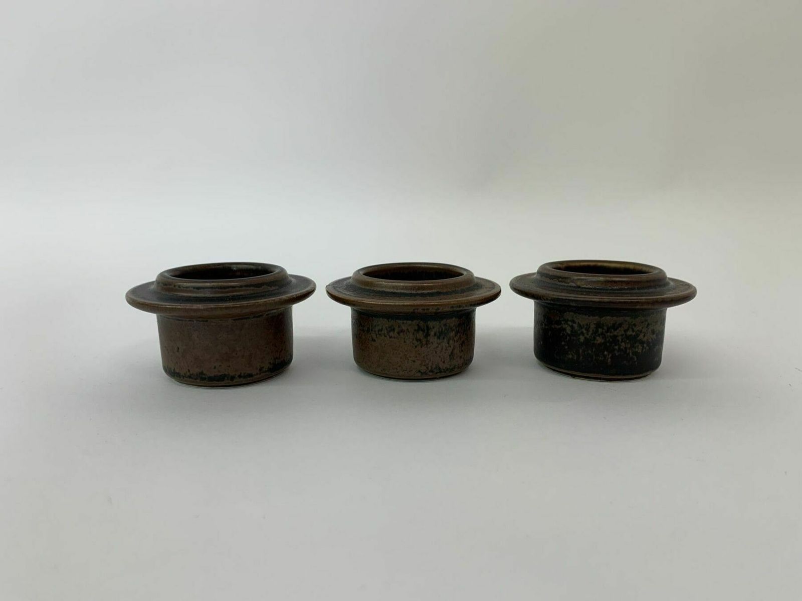 Set Van 3 Eierdopjes – Ulla Procope Voor Arabia Finland, Model 'Ruska'