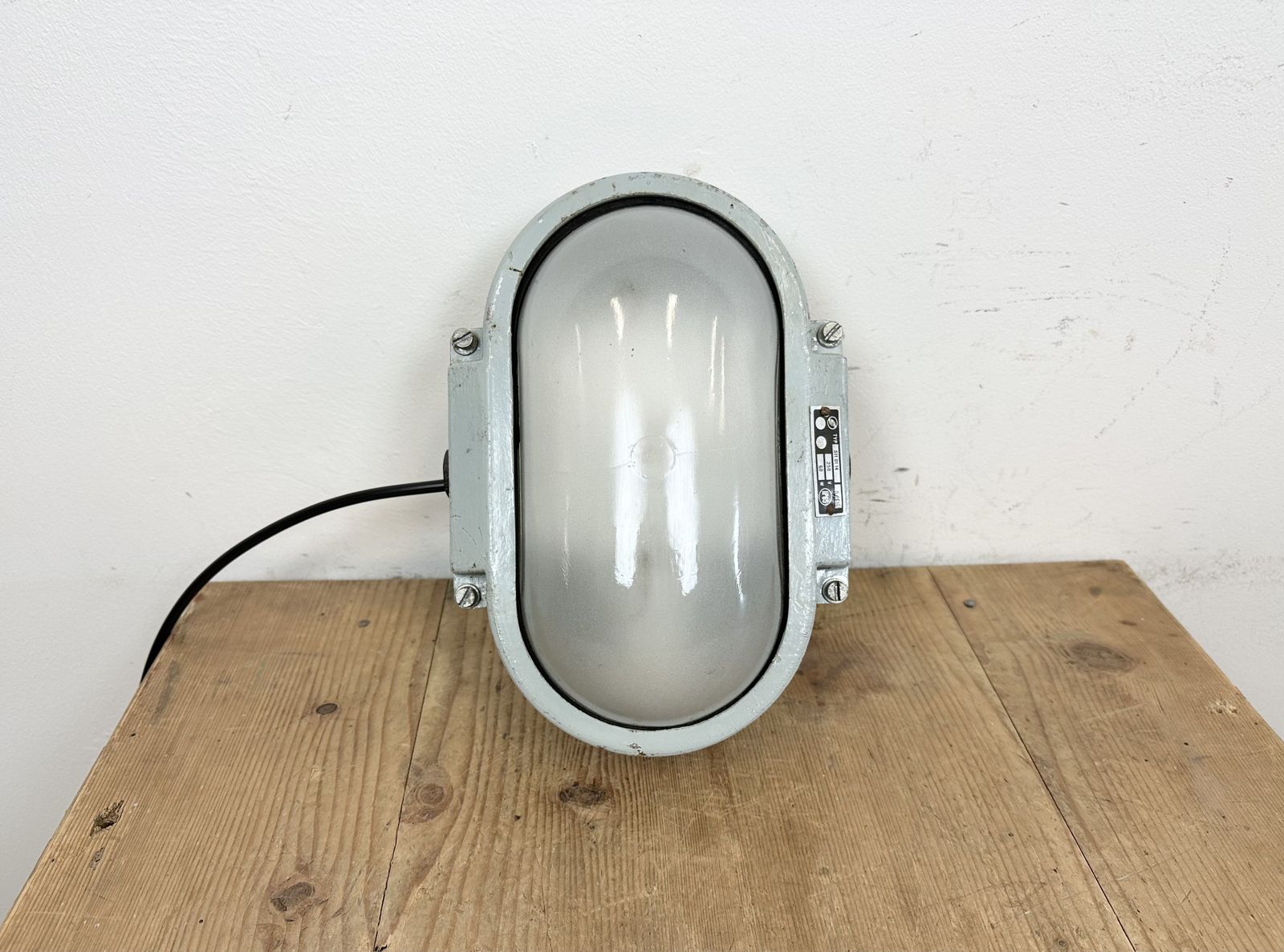 photo furniture Industrial Cast Aluminium Wall Light With Milk Glass From Elektrosvit, 1970s, 8x