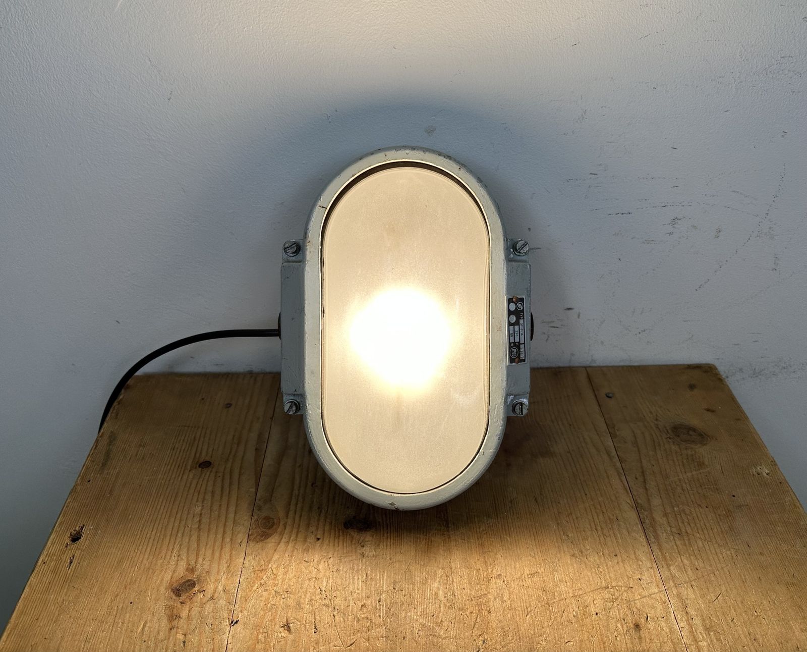 179.0 Industrial Cast Aluminium Wall Light With Milk Glass From Elektrosvit, 1970s, 8x photo