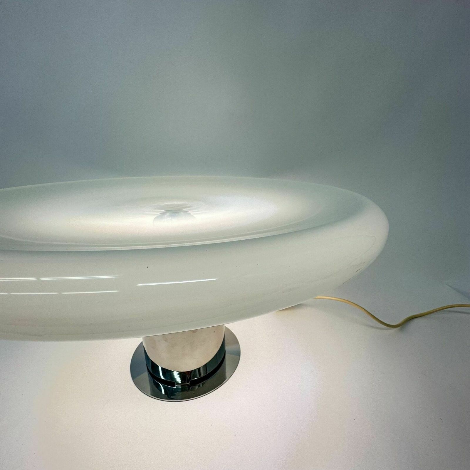 photo for sale Grote Glazen Tafellamp – Ufo Space Age Italiaans Design, Jaren 1970
