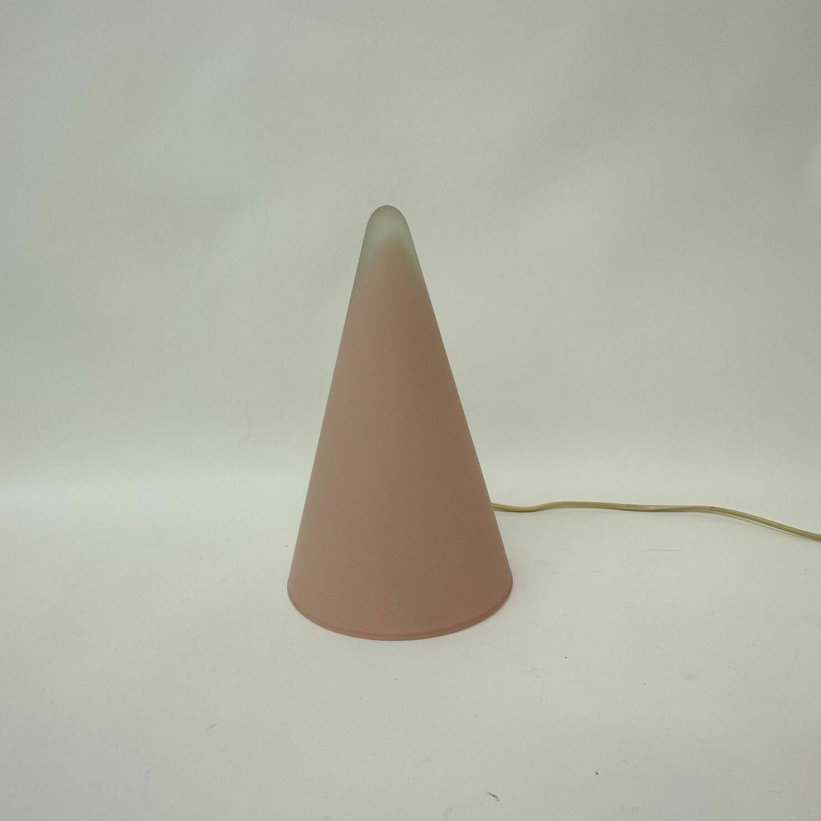 Matte Roze Glazen Sce Teepee Tafellamp, Ca. Jaren 1970, Frankrijk photo vinterior