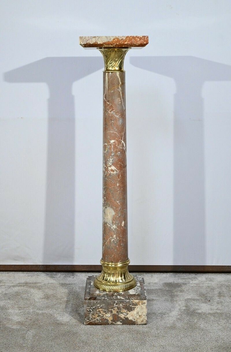 Marble Column With Swivel Top   Late 19th Century