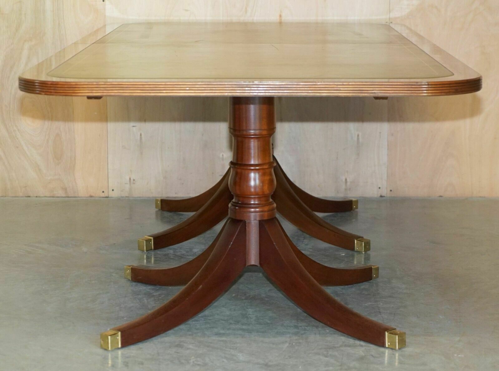 photo vintage Flamed Mahogany 8 12 Person Extending Dining Library Table Green Leather Top