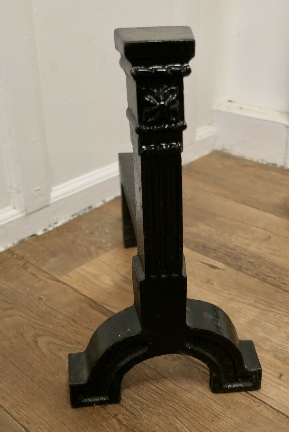 A Very Heavy Pair Of 19th Century Iron Andirons Or Fire Dogs photo Home Fixtures