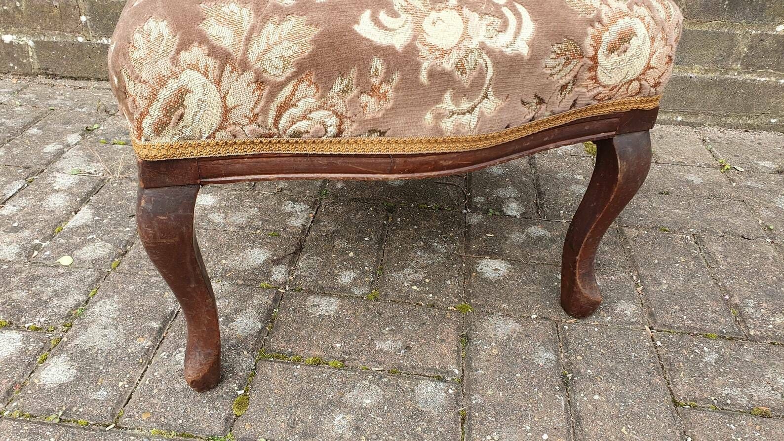 Top Quality Elegant Vintage Upholstered Chair Low Nursing Deep Sprung Bedroom Cabriole Legs photo buy