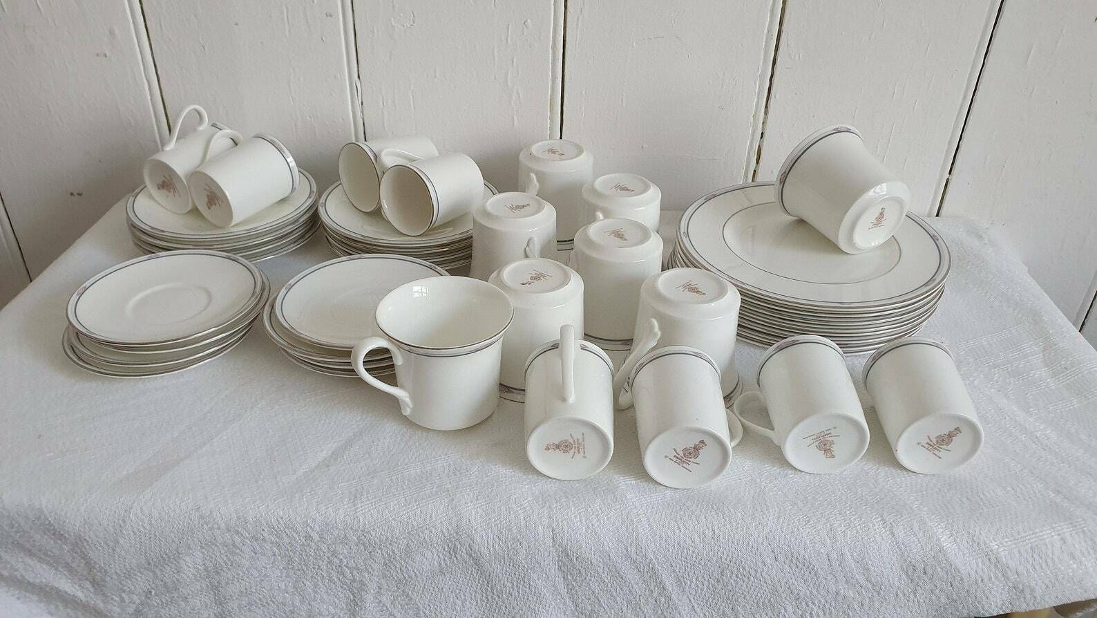 40 Piece Classic 80’s Chic Vintage Large Quality Royal Doulton ‘Simplicity’ Tea Coffee Service 8 Of Each Bone China
